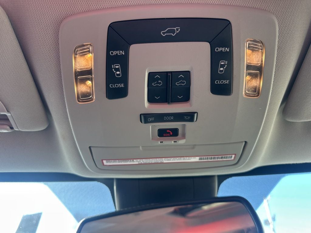 2021 Toyota Sienna XLE 8 Passenger