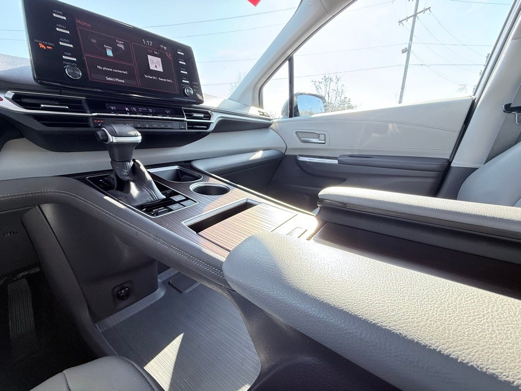 2021 Toyota Sienna XLE 7 Passenger