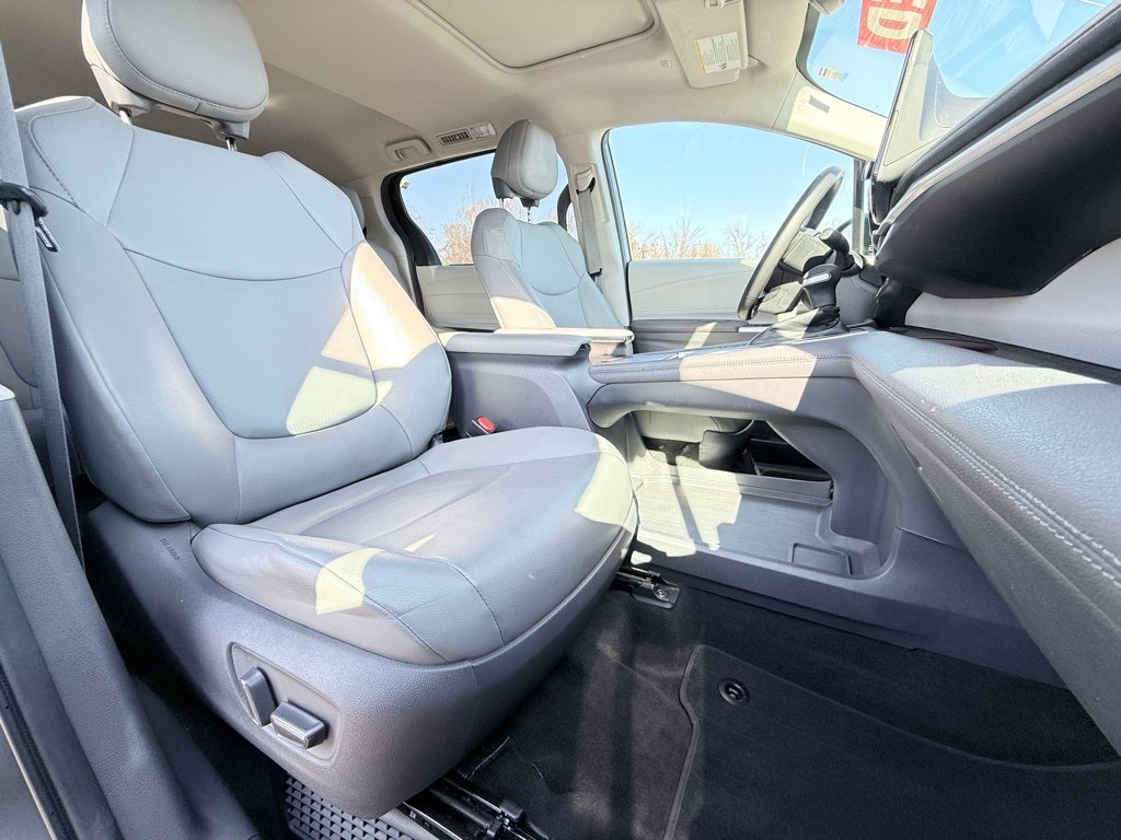 2021 Toyota Sienna XLE 7 Passenger