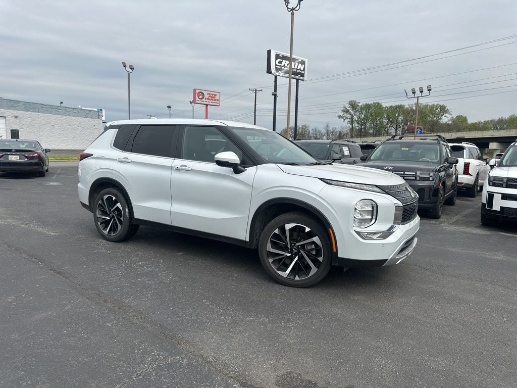 2024 Mitsubishi Outlander SE