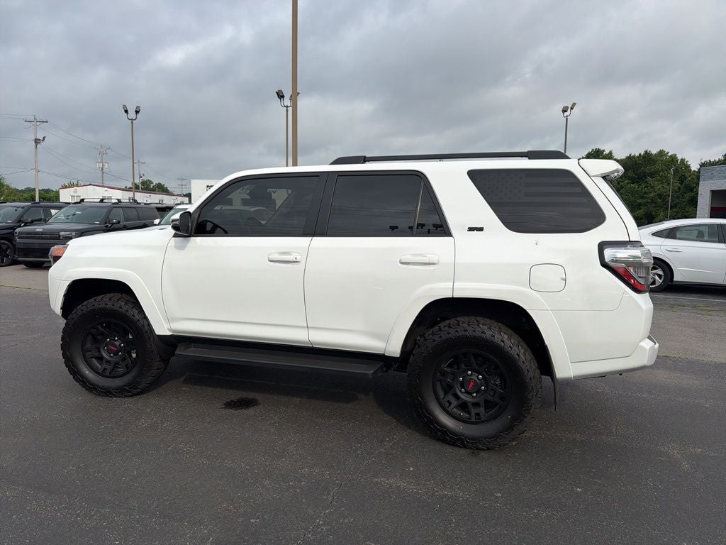 2023 Toyota 4Runner SR5 Premium LIFTED!! / 1-OWNER / CLEAN CAR-FAX