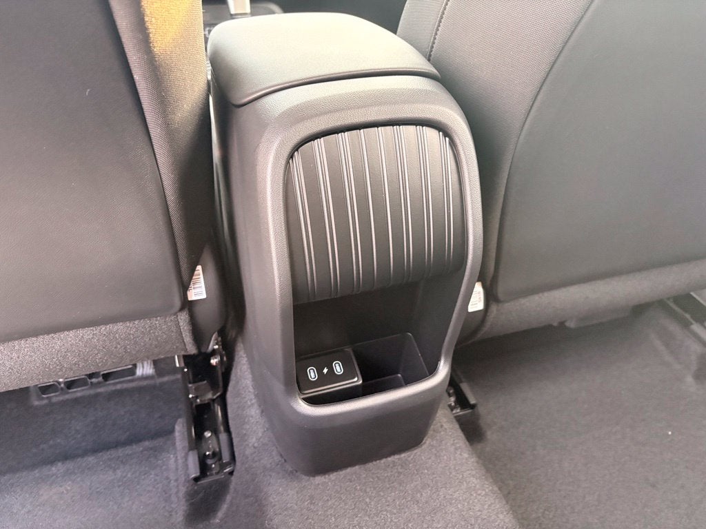 2027 Hyundai KONA SE