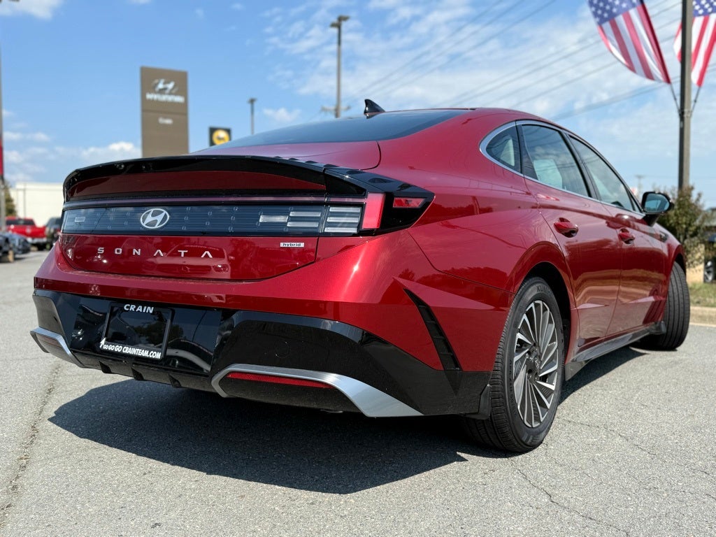 2025 Hyundai SONATA HYBRID SEL