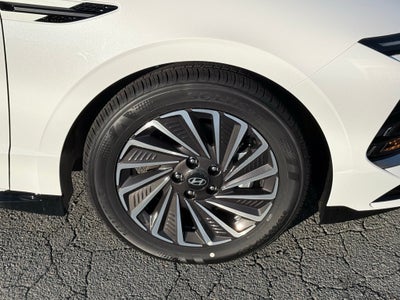 2026 Hyundai SONATA HYBRID SEL
