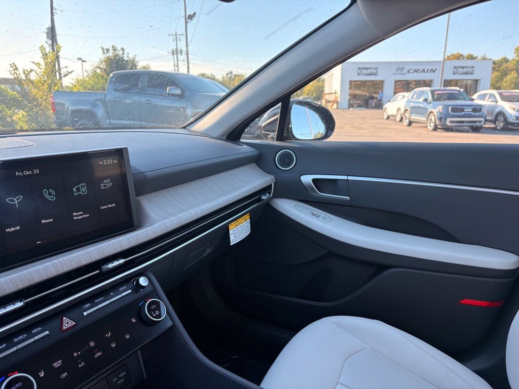 2027 Hyundai SONATA HYBRID SEL