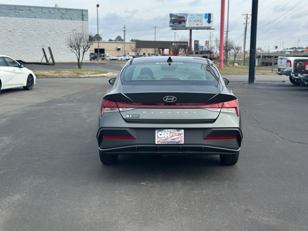 2026 Hyundai ELANTRA SE