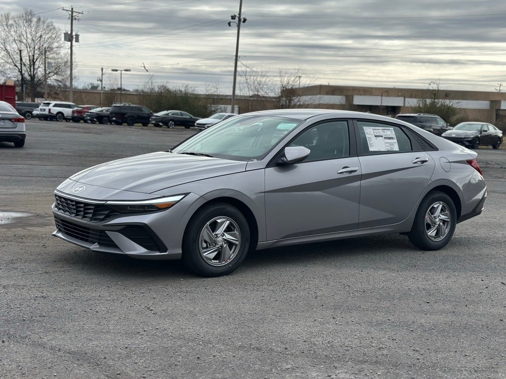 2026 Hyundai ELANTRA SE