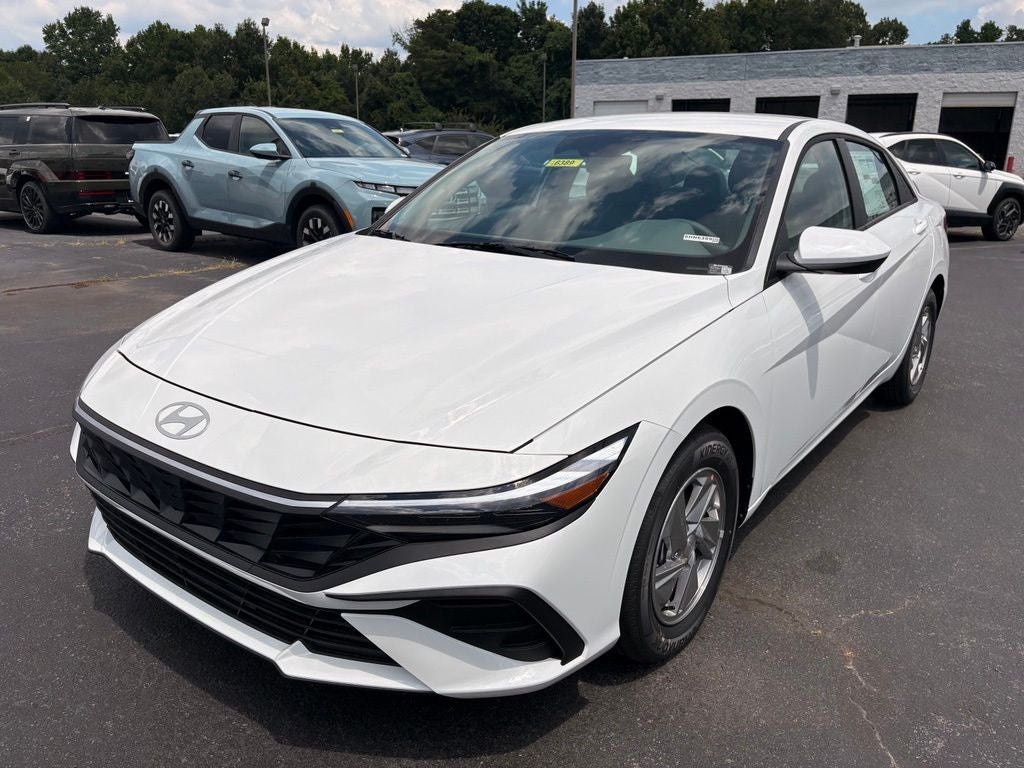 2026 Hyundai ELANTRA SE