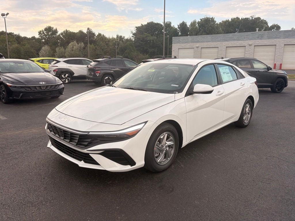 2026 Hyundai ELANTRA SE