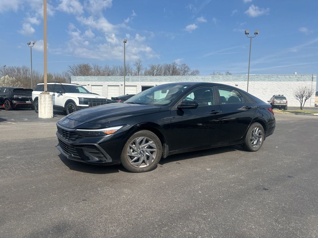 2024 Hyundai ELANTRA SEL