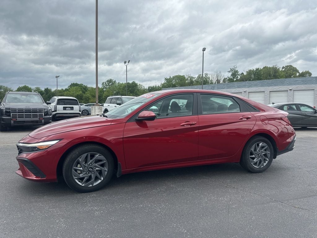 2024 Hyundai ELANTRA SEL
