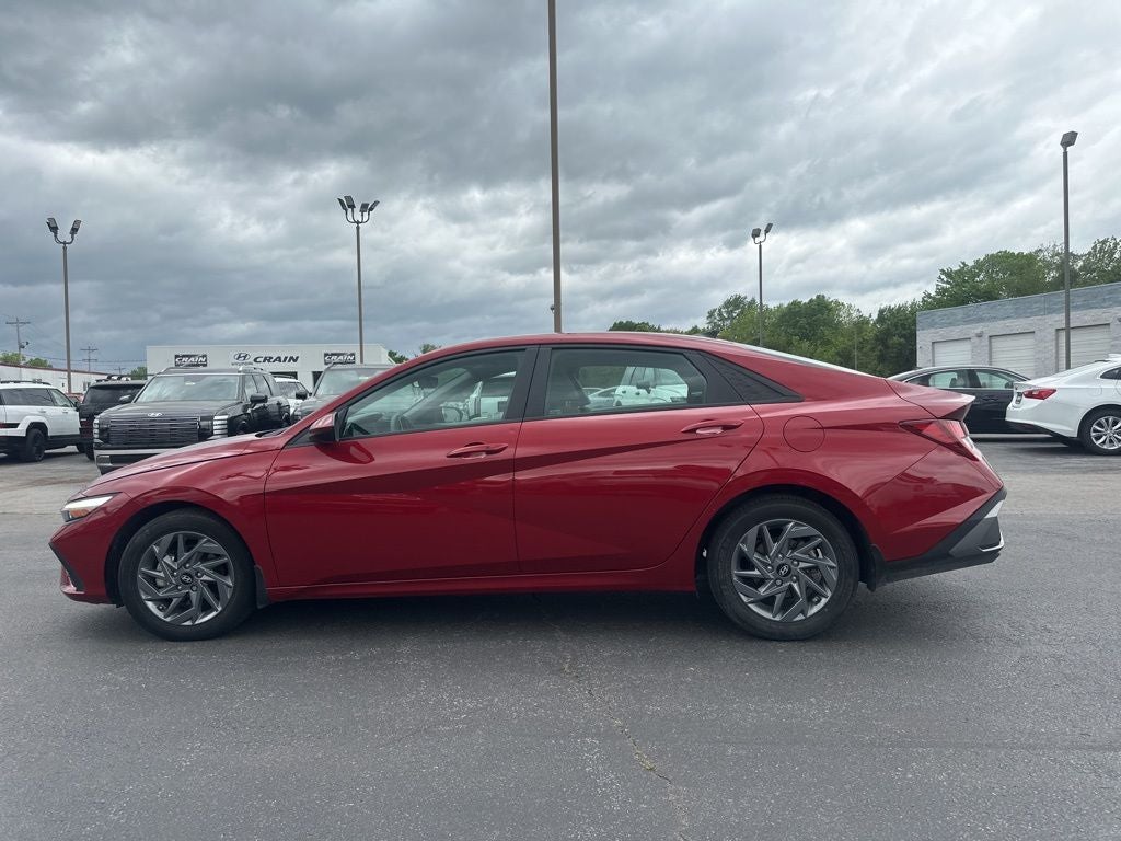 2024 Hyundai ELANTRA SEL