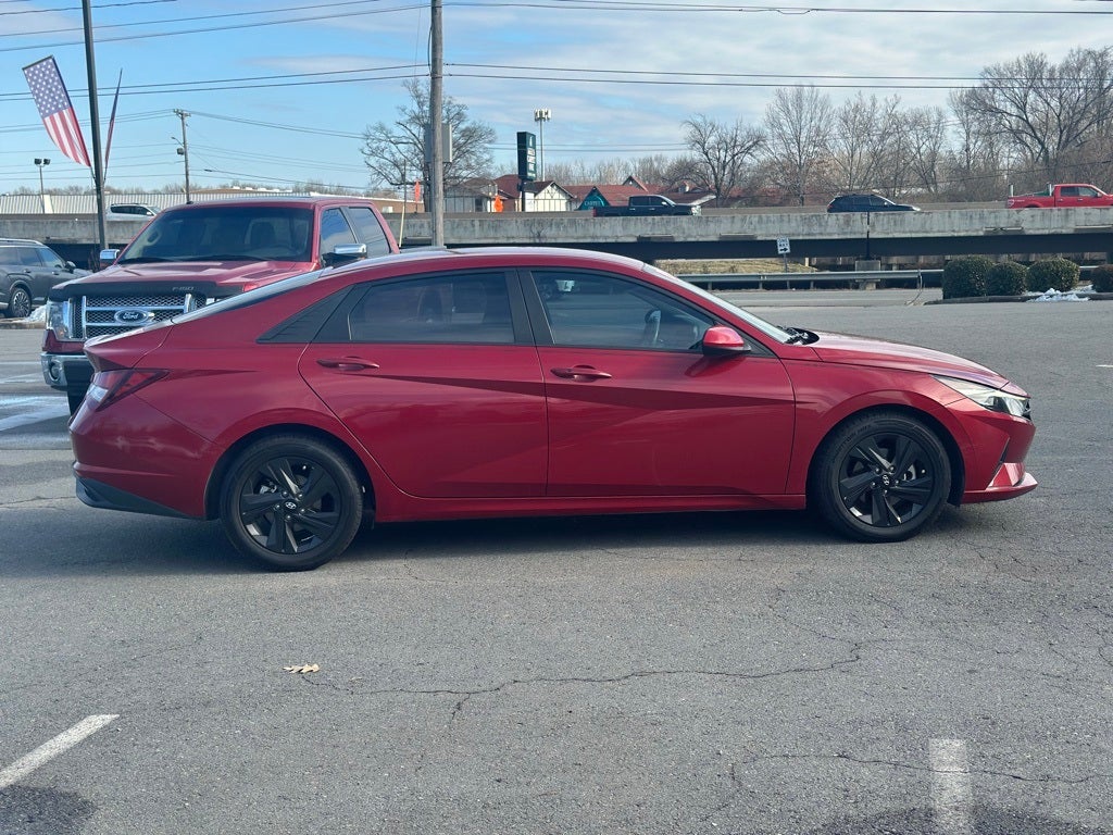 2021 Hyundai ELANTRA SEL