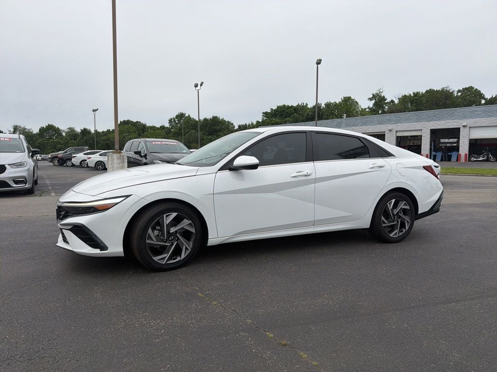 2024 Hyundai ELANTRA SEL