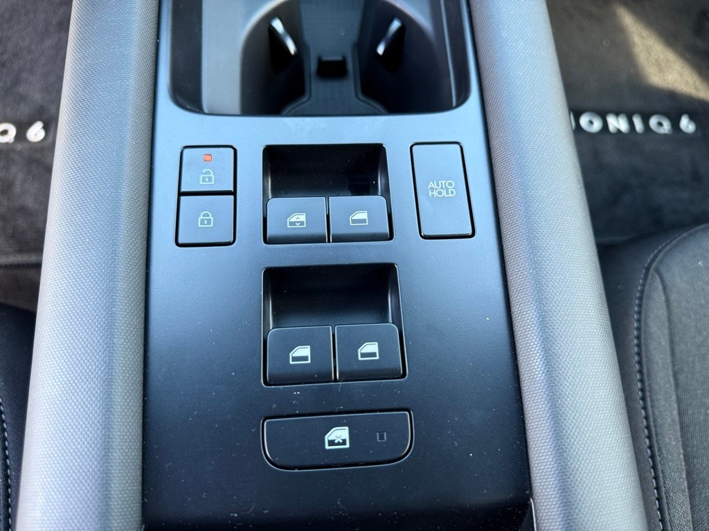 2025 Hyundai IONIQ 6 SE