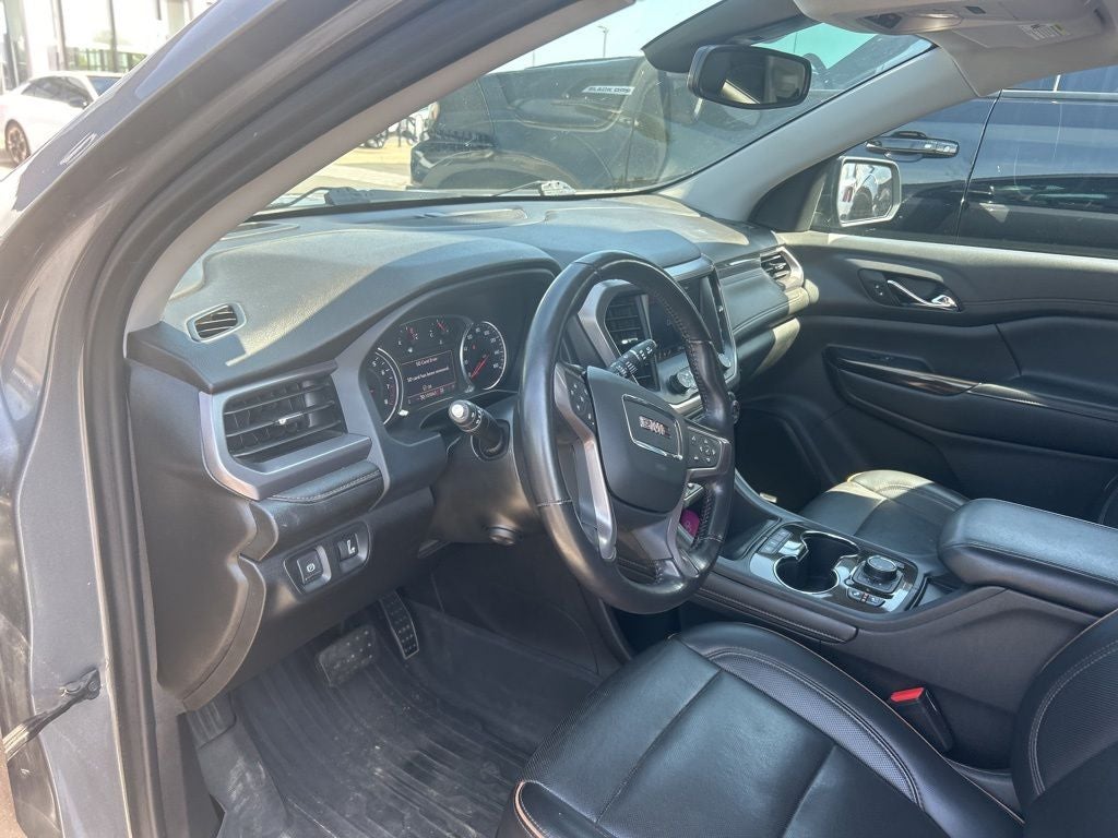 2022 GMC Acadia AT4