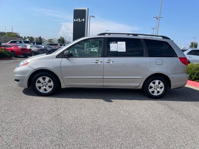 2009 Toyota Sienna LE