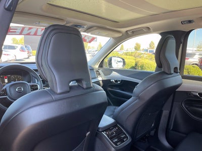 2022 Volvo XC90 T5 Momentum