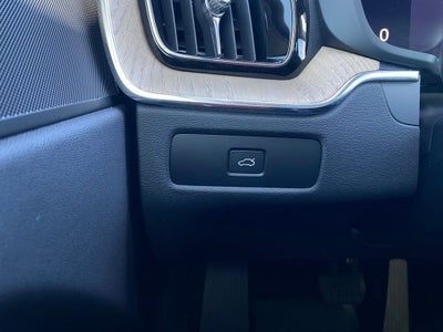 2026 Volvo XC60 B5 Core