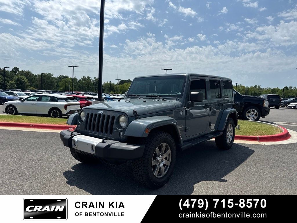 2014 Jeep Wrangler Unlimited Sahara - 4WD / CLEAN CARFAX