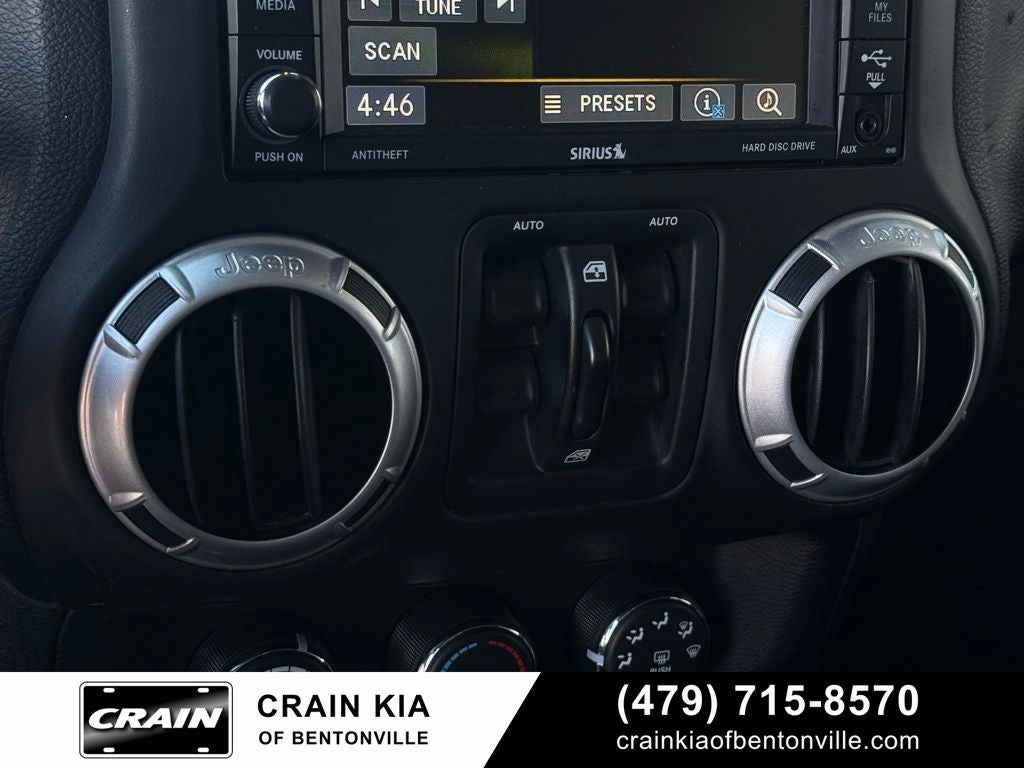 2014 Jeep Wrangler Unlimited Rubicon - LIFTED! / 4WD / CLEAN CARFAX