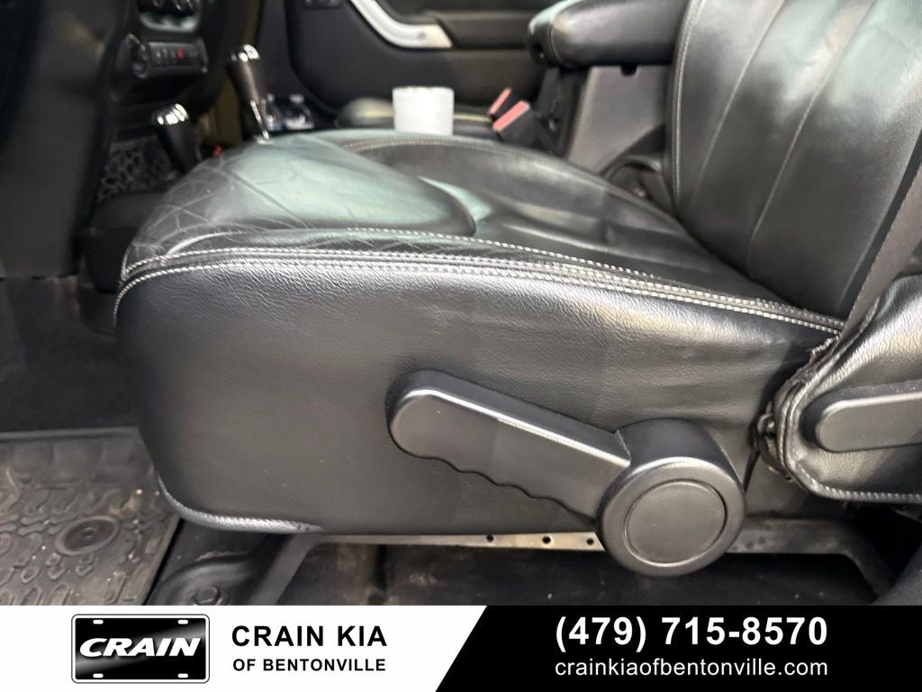 2015 Jeep Wrangler Unlimited Rubicon - 4WD / CLEAN CARFAX HISTORY