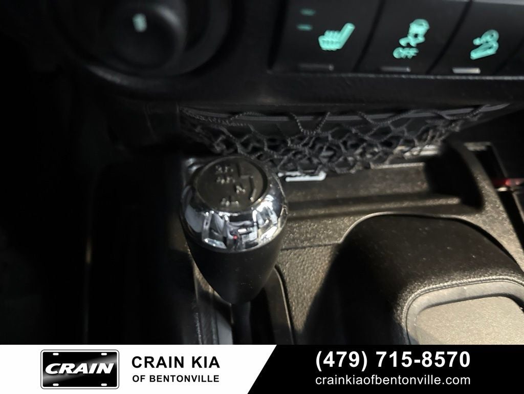 2015 Jeep Wrangler Unlimited Rubicon - 4WD / CLEAN CARFAX HISTORY
