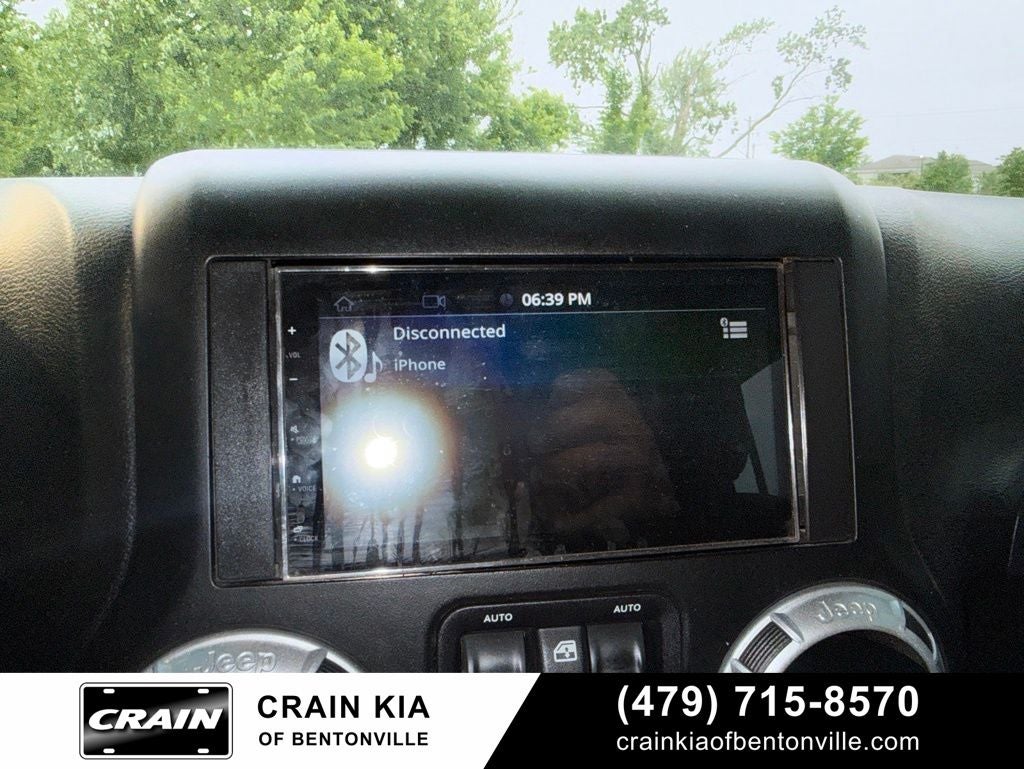 2015 Jeep Wrangler Unlimited Rubicon - 4WD / CLEAN CARFAX HISTORY