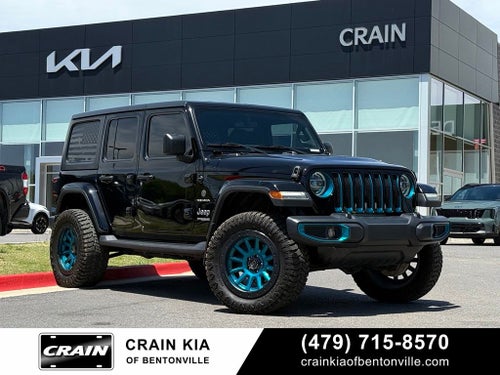 2018 Jeep Wrangler Unlimited Sahara - 4WD / ONE OWNER / LIFTED!
