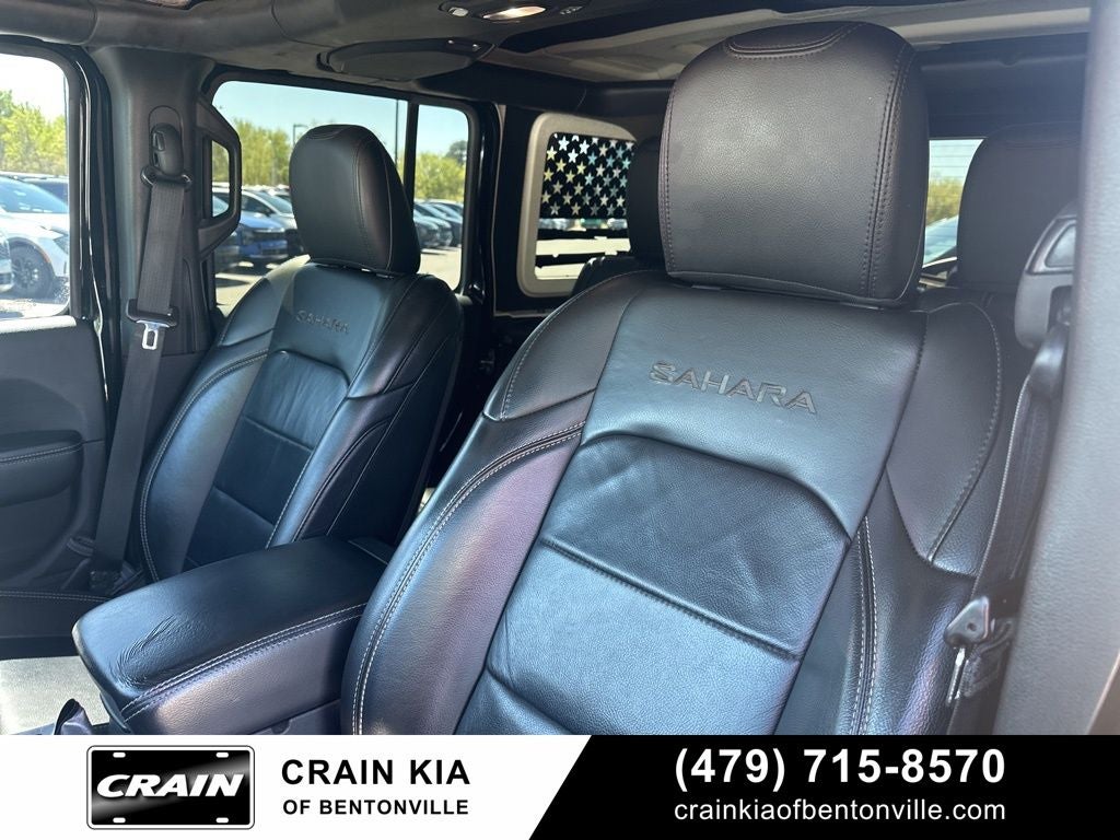 2018 Jeep Wrangler Unlimited Sahara - 4WD / ONE OWNER / LIFTED!