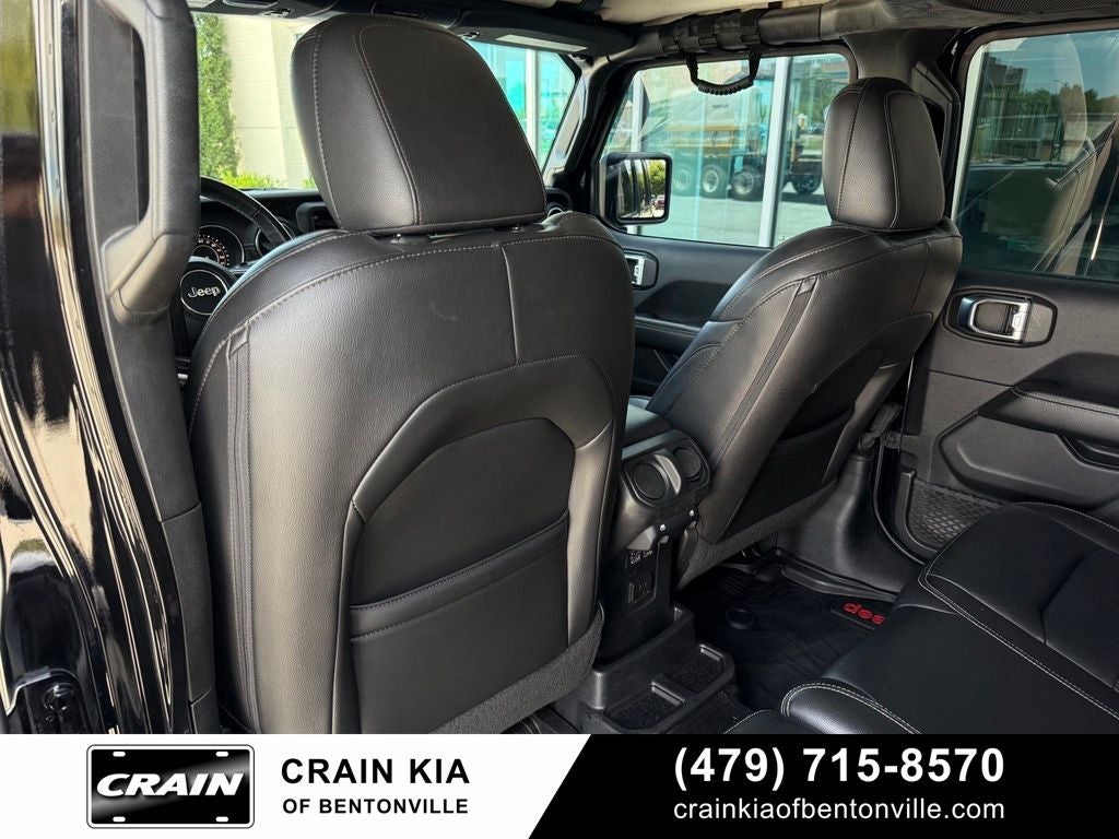 2018 Jeep Wrangler Unlimited Sahara - 4WD / ONE OWNER / LIFTED!