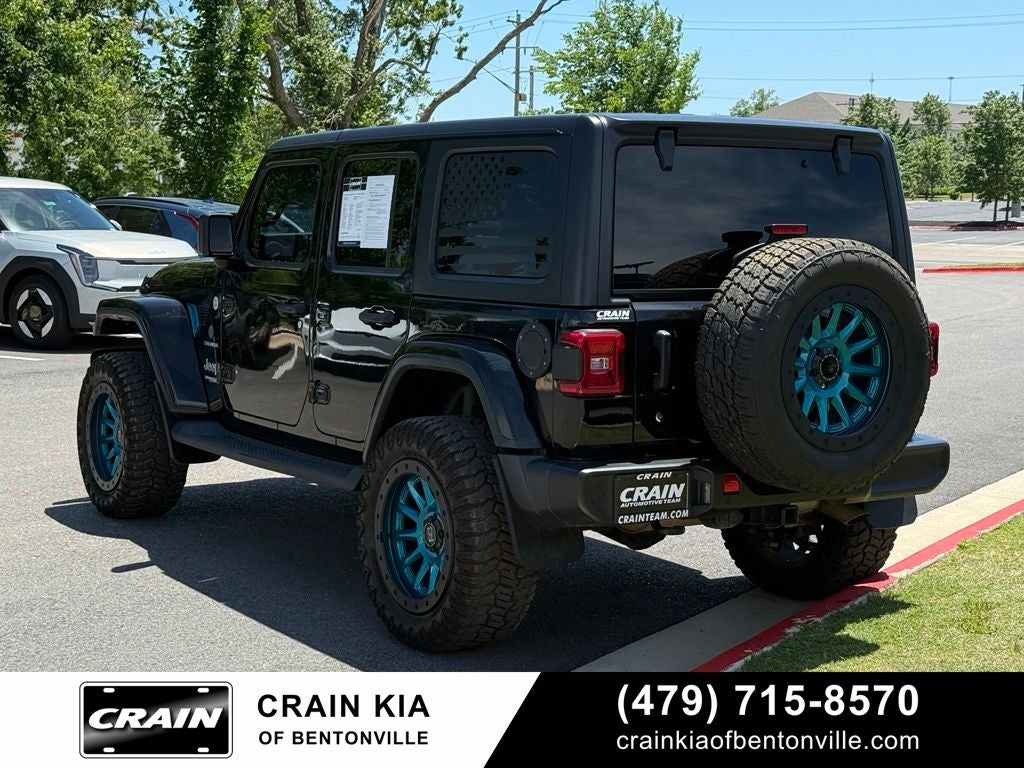 2018 Jeep Wrangler Unlimited Sahara - 4WD / ONE OWNER / LIFTED!