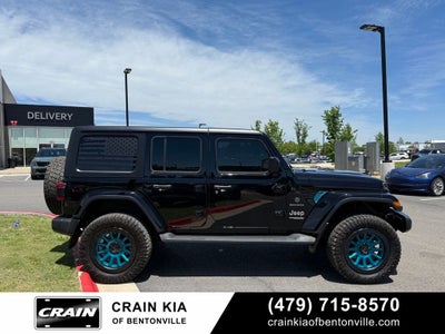 2018 Jeep Wrangler Unlimited Sahara - 4WD / ONE OWNER / LIFTED!