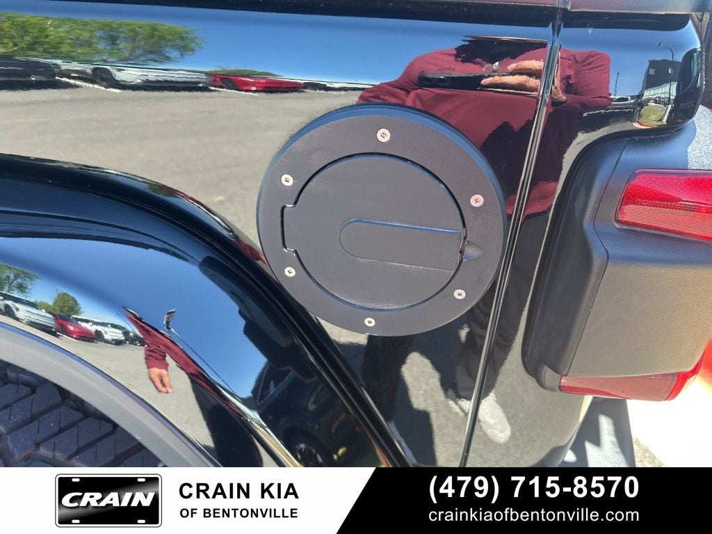 2018 Jeep Wrangler Unlimited Sahara - 4WD / ONE OWNER / LIFTED!