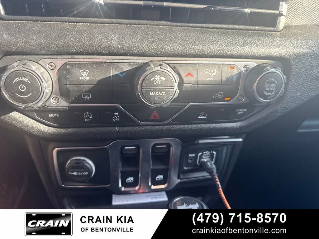 2025 Jeep Wrangler Sport - 4WD / CLEAN CARFAX / ONE OWNER