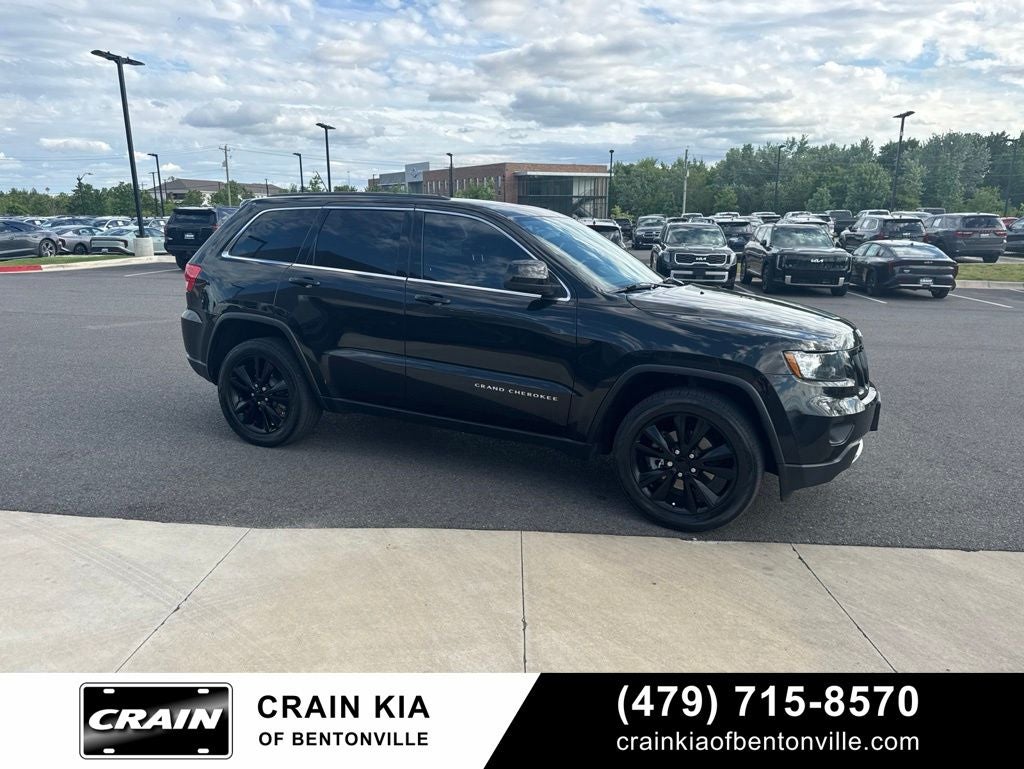 2013 Jeep Grand Cherokee Laredo - 4WD / SUNROOF