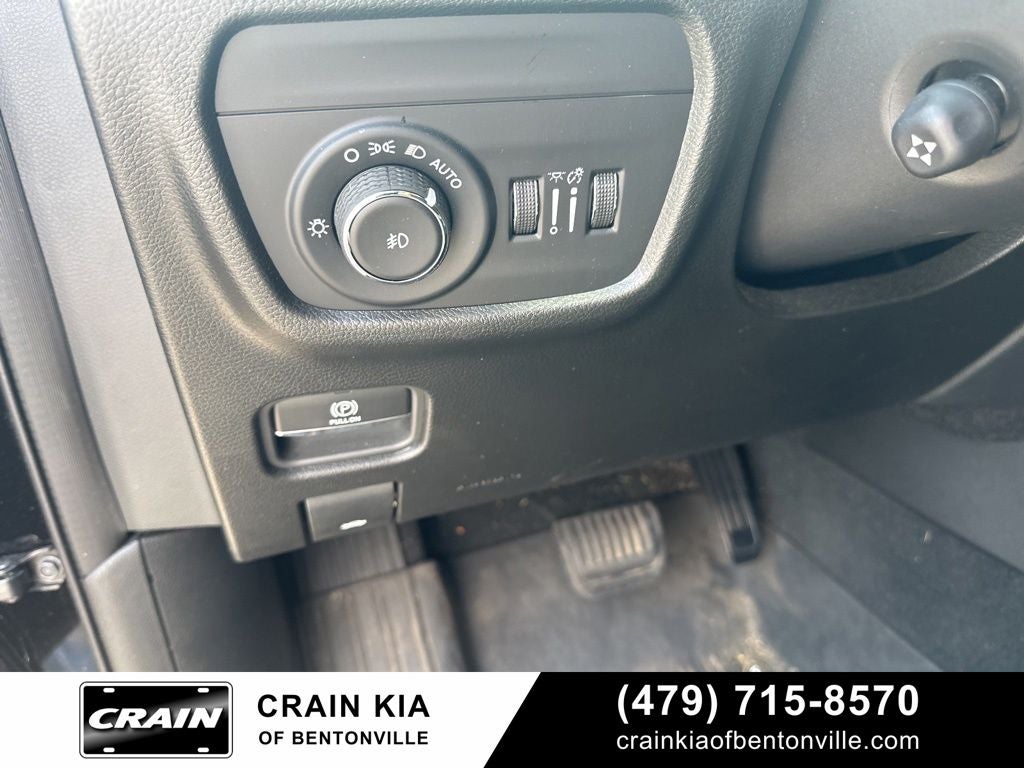 2023 Jeep Grand Cherokee L Limited - 4WD / PANO ROOF / ONE OWNER