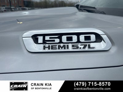 2020 RAM 1500 Laramie Longhorn - 4WD / PANORAMIC SUNROOF / LIFTED!