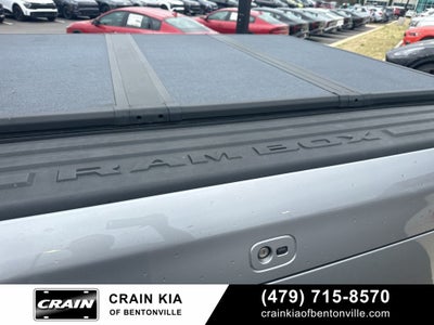2020 RAM 1500 Laramie Longhorn - 4WD / PANORAMIC SUNROOF / LIFTED!