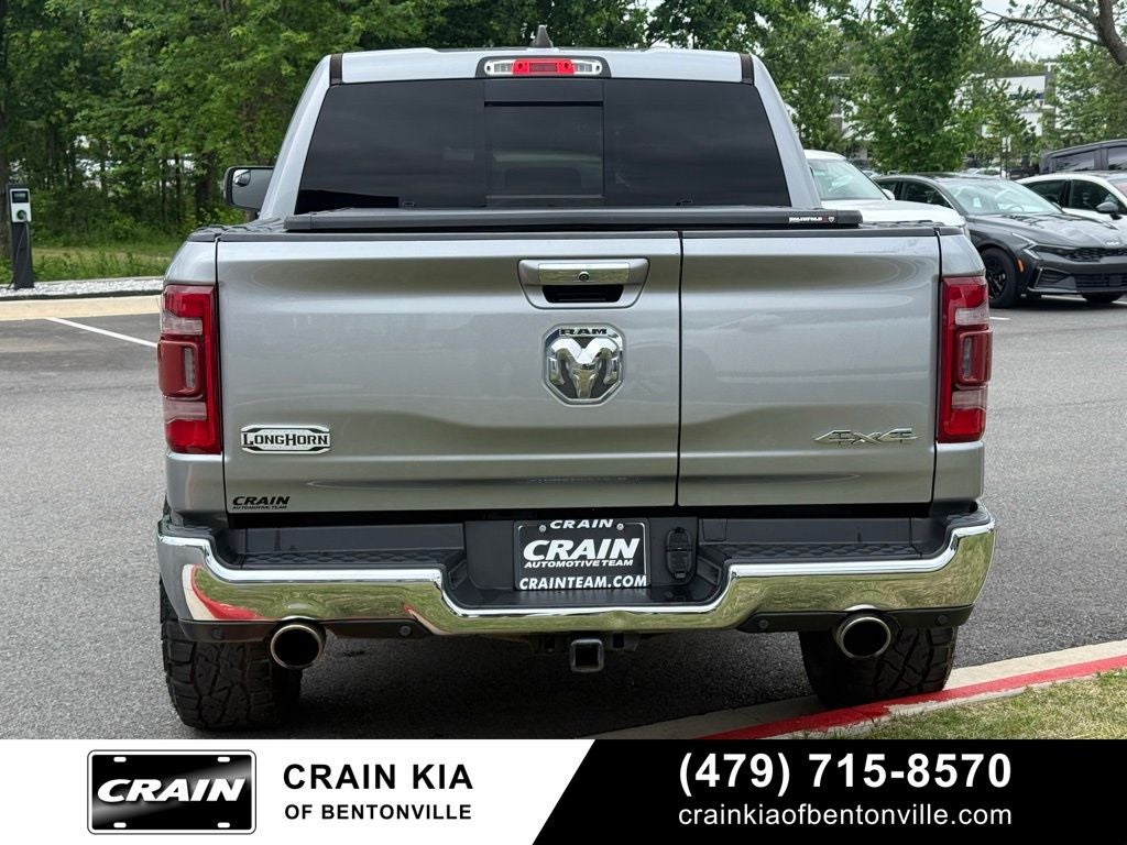 2020 RAM 1500 Laramie Longhorn - 4WD / PANORAMIC SUNROOF / LIFTED!