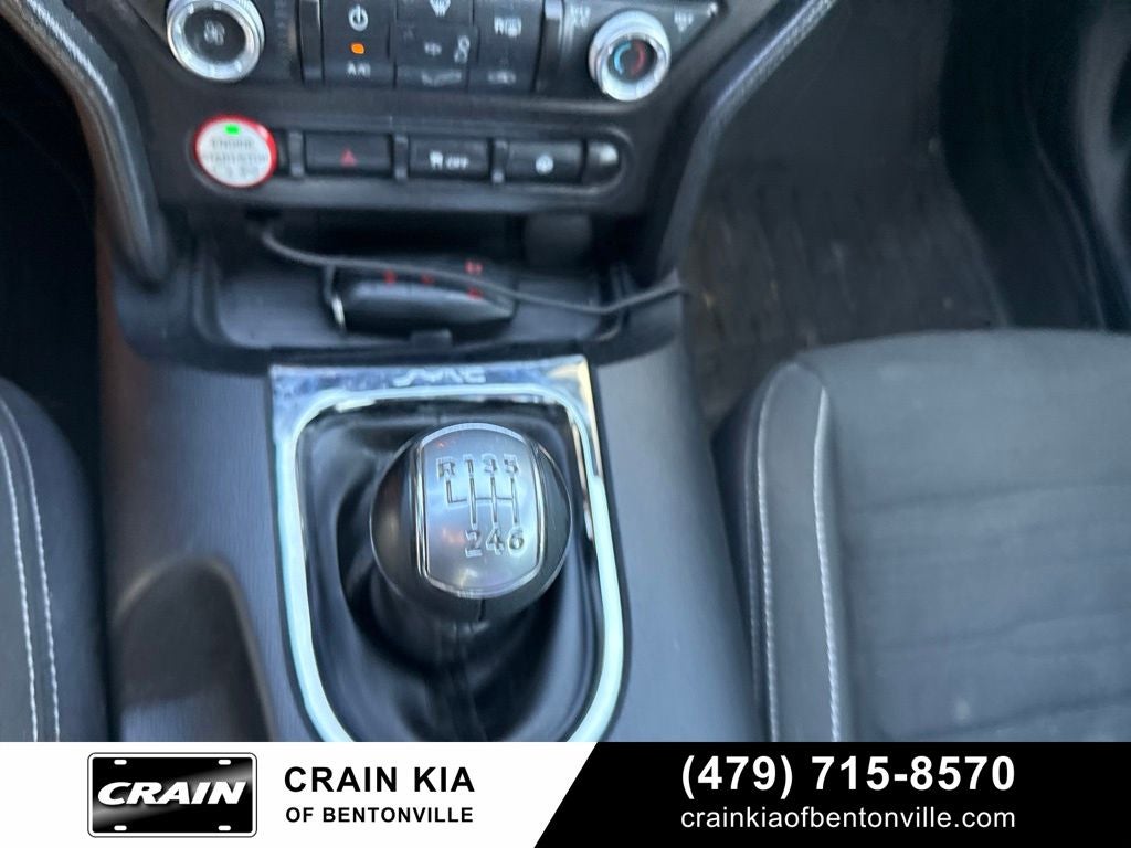 2016 Ford Mustang GT - 5.0 L V8 / CLEAN CARFAX