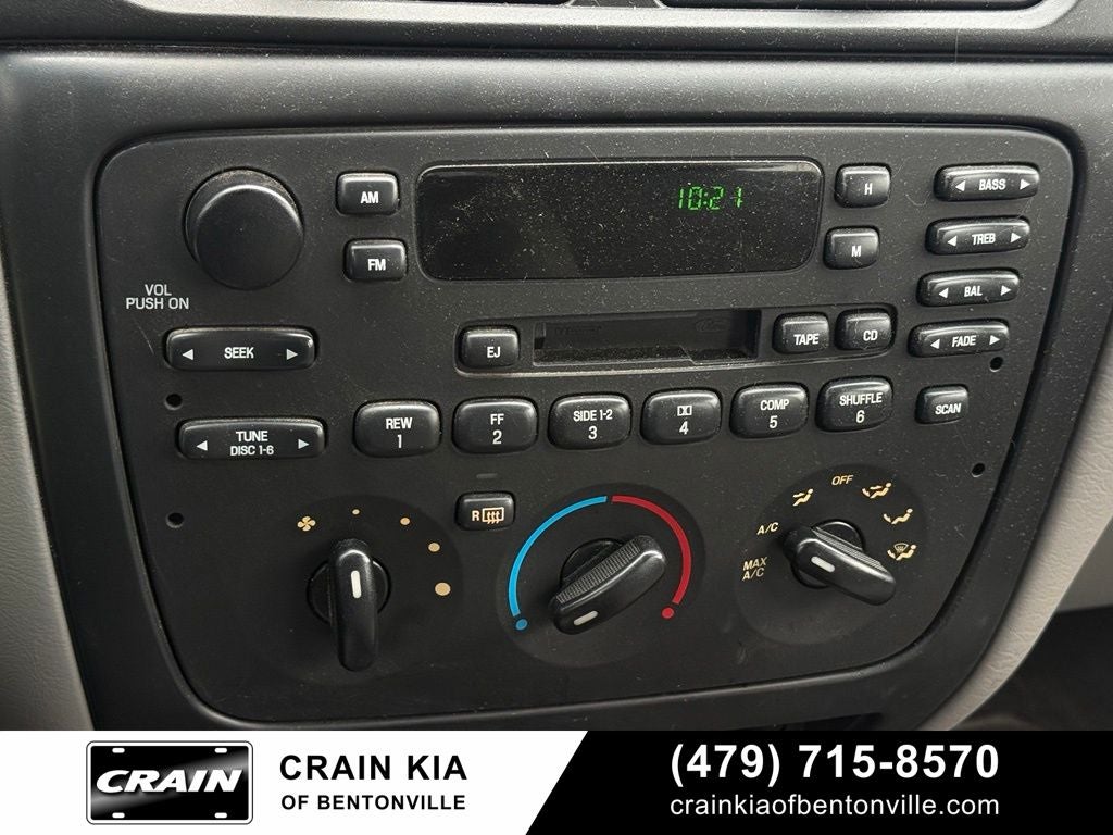 2000 Ford Taurus SE - CLEAN CARFAX