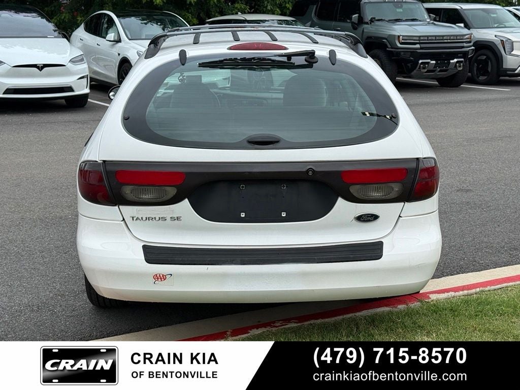 2000 Ford Taurus SE - CLEAN CARFAX
