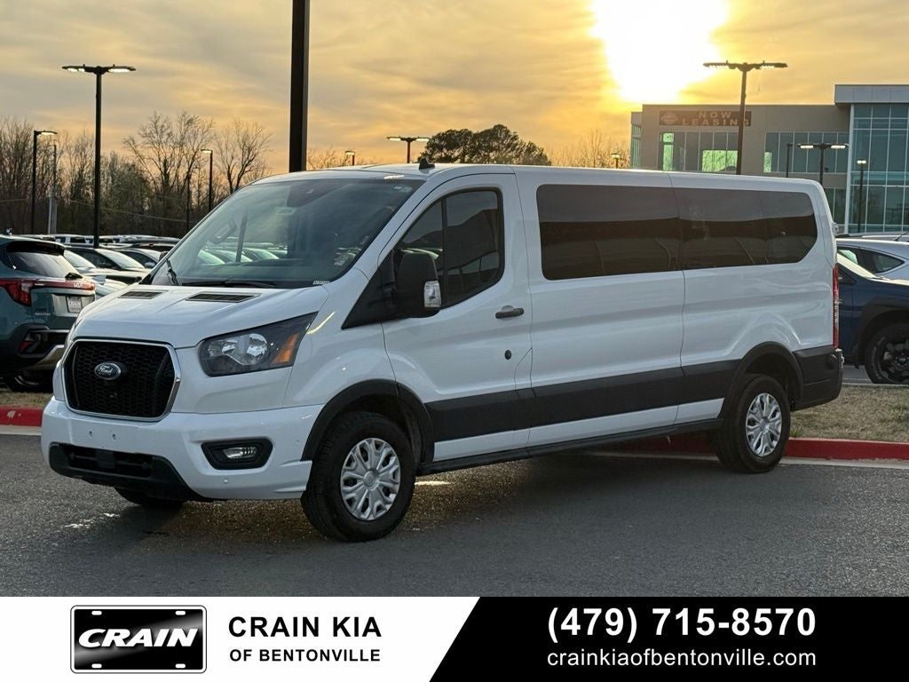 2024 Ford Transit-350 XLT - 12 PASSENGER / CLEAN CARFAX / ONE OWNER