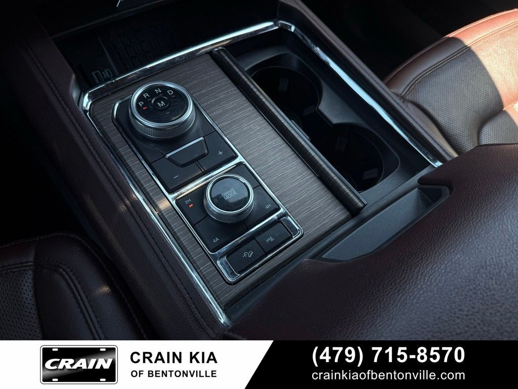 2024 Ford Expedition Limited - 4WD / PANORAMIC SUNROOF / CARFAX ONE OWNER