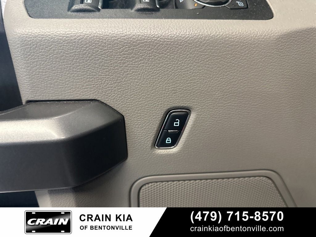 2017 Ford F-150 XLT - 4WD / LOW MILES! / CLEAN CARFAX