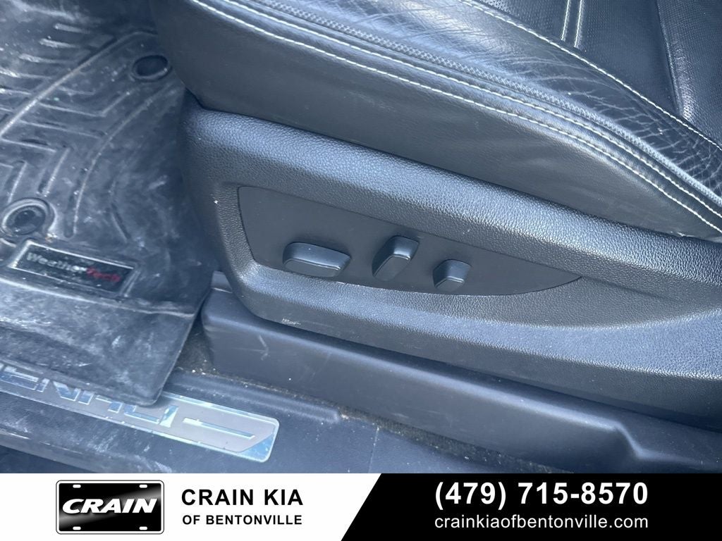 2017 GMC Yukon Denali - 4WD / ONE OWNER / SUNROOF