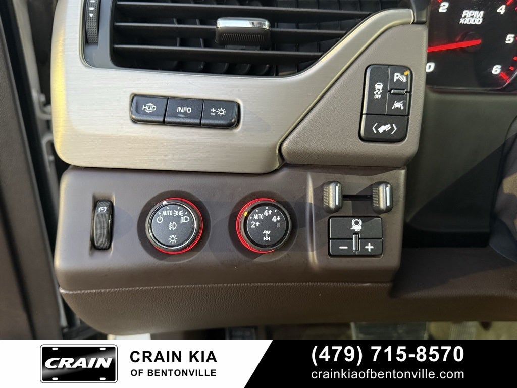 2016 GMC Yukon Denali - 4WD / SUNROOF