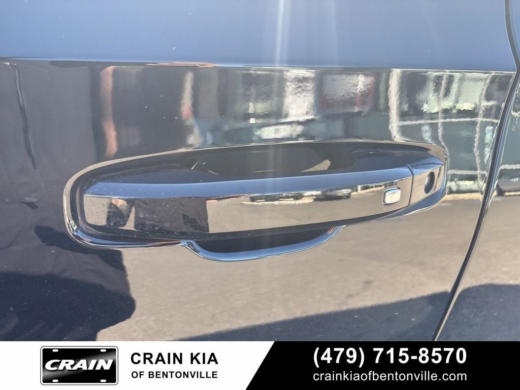 2022 GMC Yukon AT4 - 4WD / PANORAMIC SUNROOF / CLEAN CARFAX