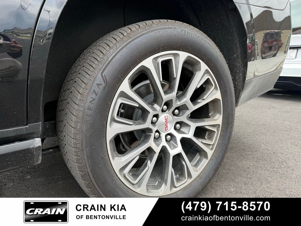 2026 GMC Yukon Denali - 4WD / PANORAMIC SUNROOF / CLEAN CARFAX